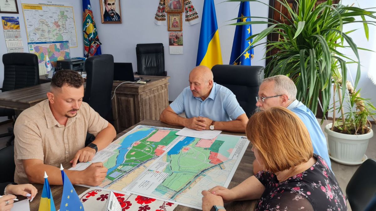 Обговорили деталі оновлення нижнього парку