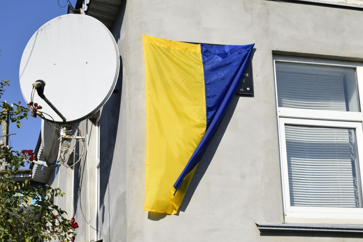 Увіковічнили їхні імена у камені